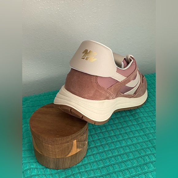 NWT.. WOMENS STEVE MADDEN RETRO RUNNER SNEAKERS - Picture 3 of 15